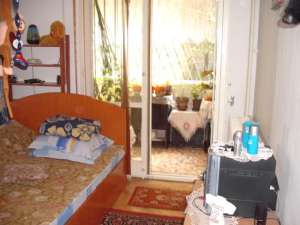 PARTICULAR,    3 camere in zona TITAN