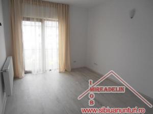 INCHIRIEZ VILA 4 CAMERE,   ZONA REZIDENTIALA SELIMBAR
