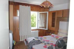 vand apartament 3 camere decomandat Oradea Decebal