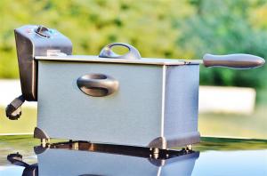 Aparat cartofi spirala + friteuza inox de 3,    5 litri+ bete bambus - 250euro-0753828206