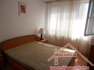 INCHIRIEZ APARTAMENT 2 CAMERE,   B-dul Mihai Viteazu