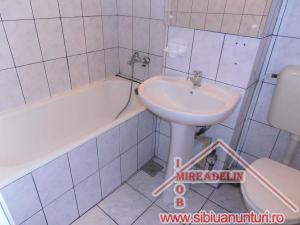 INCHIRIEZ APARTAMENT 2 CAMERE,   B-dul Mihai Viteazu