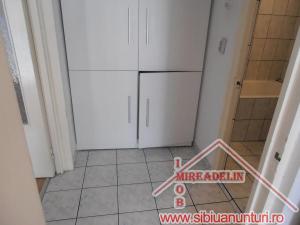 INCHIRIEZ APARTAMENT 2 CAMERE,   B-dul Mihai Viteazu