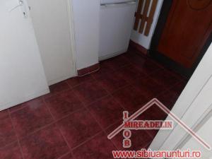 INCHIRIEZ APARTAMENT 2 CAMERE,   B-dul Mihai Viteazu