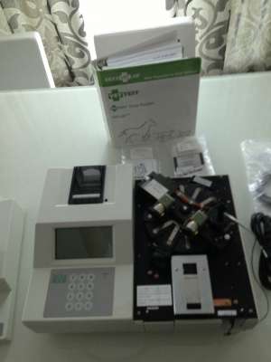Vand Analizor Veterinar Biochimie Uscata IDEXX VetTest 8008