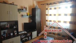 VAND APARTAMENT 2 CAMERE IN ZONA INTEREX