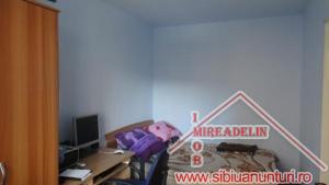 VAND APARTAMENT 2 CAMERE IN ZONA INTEREX
