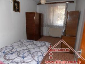 INCHIRIEZ APARTAMENT 2 CAMERE IN STRAND