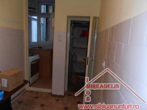 INCHIRIEZ APARTAMENT 2 CAMERE IN STRAND