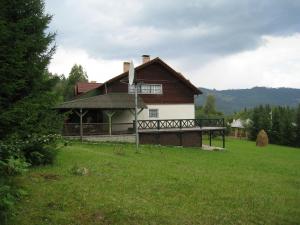 VILA-CASA VACANTA CEAHLAU LA 200METRI DE BICAZ