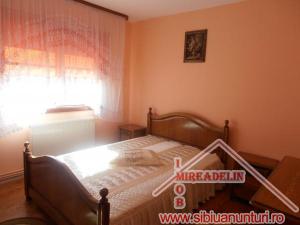 INCHIRIEM APARTAMENT 2 CAMERE IN STRAND