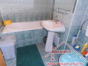 INCHIRIEM APARTAMENT 2 CAMERE IN STRAND