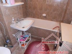 INCHIRIEZ APARTAMENT 2 CAMERE,  ZONA Calea Dumbravii