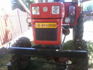 TRACTOR U651