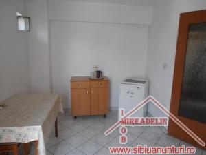 INCHIRIEZ APARTAMENT 2 CAMERE,  B-dul Mihai Viteazu