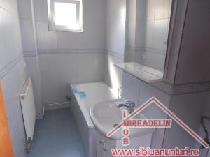 INCHIRIEZ APARTAMENT 2 CAMERE,  B-dul Mihai Viteazu
