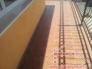 INCHIRIEZ APARTAMENT 3 CAMERE,   120 MP,   STRAND
