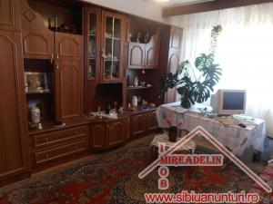 INCHIRIEZ APARTAMENT 2 CAMERE in zona B-dul Mihai Viteazu