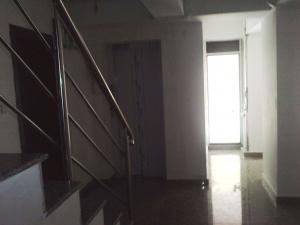 Vand garsoniera plus garaj zona Jiului