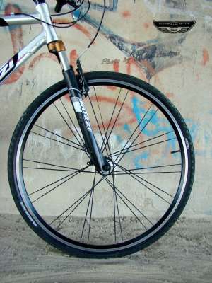 Bicicleta NUZZ ,  i team-Trekking, city-roti 28�(nu mtb, cube, giant)