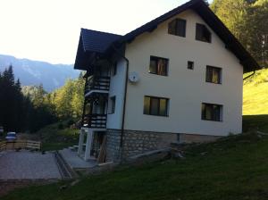 Cabana la Brusturet - Dambovicioara