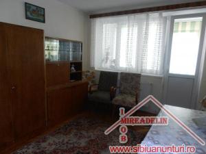 Inchiriez apartament cu 2 camere zona Mihai Viteazu