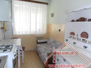 Inchiriez apartament cu 2 camere zona Mihai Viteazu