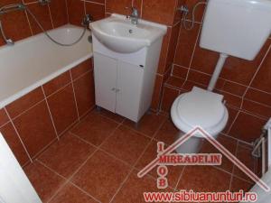 Inchiriez apartament cu 2 camere zona Mihai Viteazu