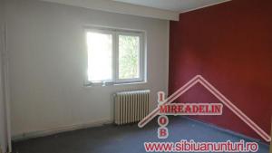 INCHIRIEZ APARTAMENT 2 CAMERE CARTIER STRAND