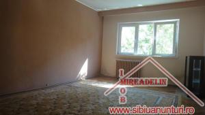 INCHIRIEZ APARTAMENT 2 CAMERE CARTIER STRAND