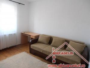 INCHIRIEZ APARTAMENT 3 CAMERE,  TEREZIAN