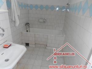 INCHIRIEZ APARTAMENT 3 CAMERE,  TEREZIAN