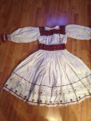 Costum popular din zona Oas peste 100 ani vechime