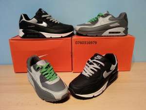 Adidasi Nike Air Max gri