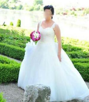 Vand rochita de mireasa printesa