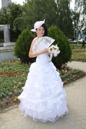 rochie de mireasa tip printesa