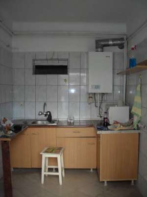 Vand casa la piata Muncii(viz vi de parc ,  metrou)