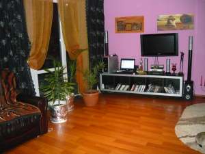 vind casa c-tie noua la intrare in chinteni