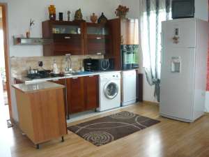 vind casa c-tie noua la intrare in chinteni