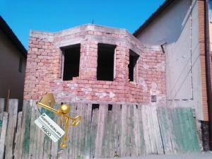 Casa de vanzare cu 5 camere ,   zona Turnisor