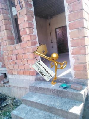 Casa de vanzare cu 5 camere ,   zona Turnisor