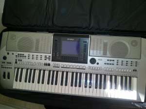 Vand korg m3 expanded + yamaha psr or700 la pret de 2200 euro 
Ambele clape sunt in stare excelenta