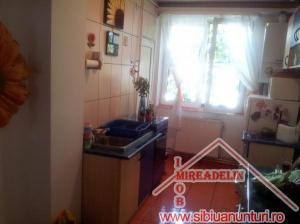 VAND APARTAMENT 3 CAMERE,   CALEA DUMBRAVII