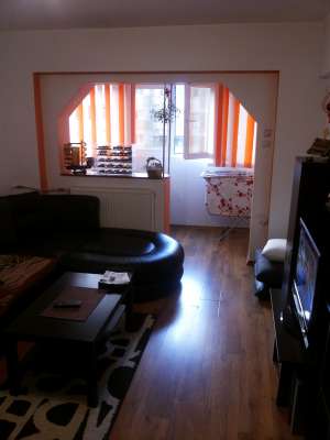 Vand apartament 2 camere Lujerului