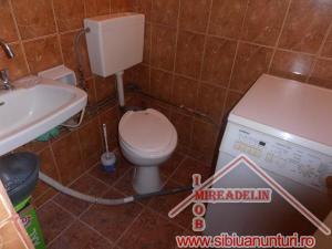 INCHIRIEZ APARTAMENT 3 CAMERE,  ZONA GARII