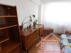 INCHIRIEZ APARTAMENT 3 CAMERE,  ZONA GARII
