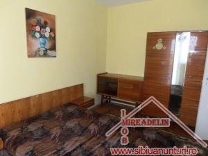 INCHIRIEZ APARTAMENT 3 CAMERE,  ZONA GARII