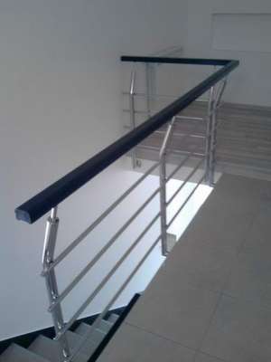 Balustrade din inox cu intermediare
