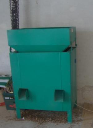 Spargator nuci 80 kg/ora,    200 kg/ora