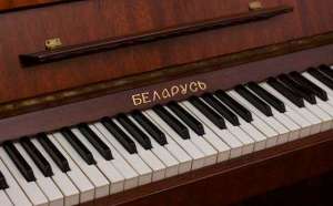 Vand pianina BELARUS,  stare foarte buna!